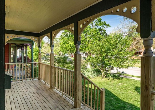 Photo - 320 Park Dr