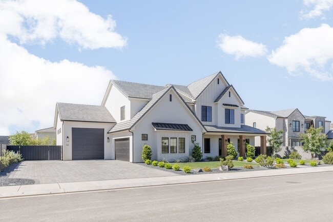 Photo - Gorgeous 5 bed | 3.5 bath |  Custom Home with RV Garage in Tonaquint!