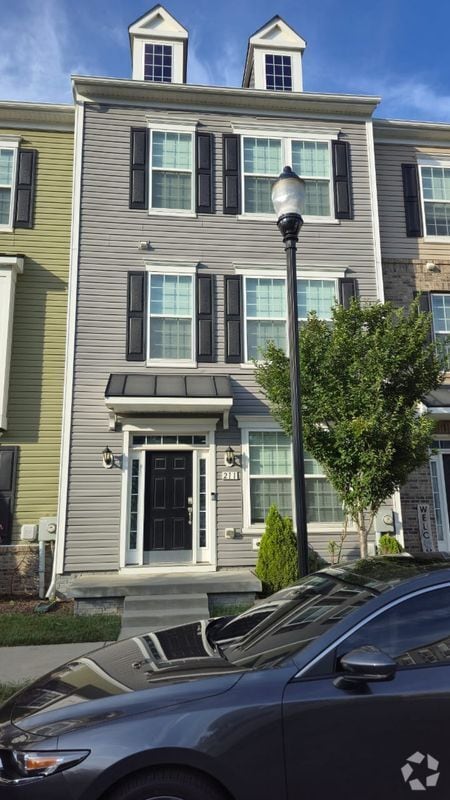 Building Photo - 211 Spring Bank Ave Rental