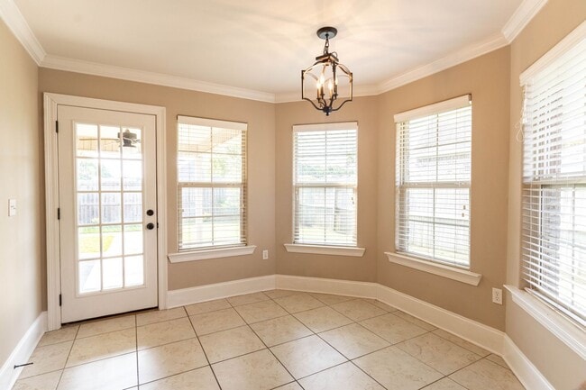 Photo - 515 Palm Breeze Dr