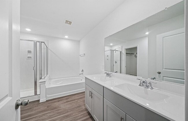 Photo - 1020 Laguna Cv Dr