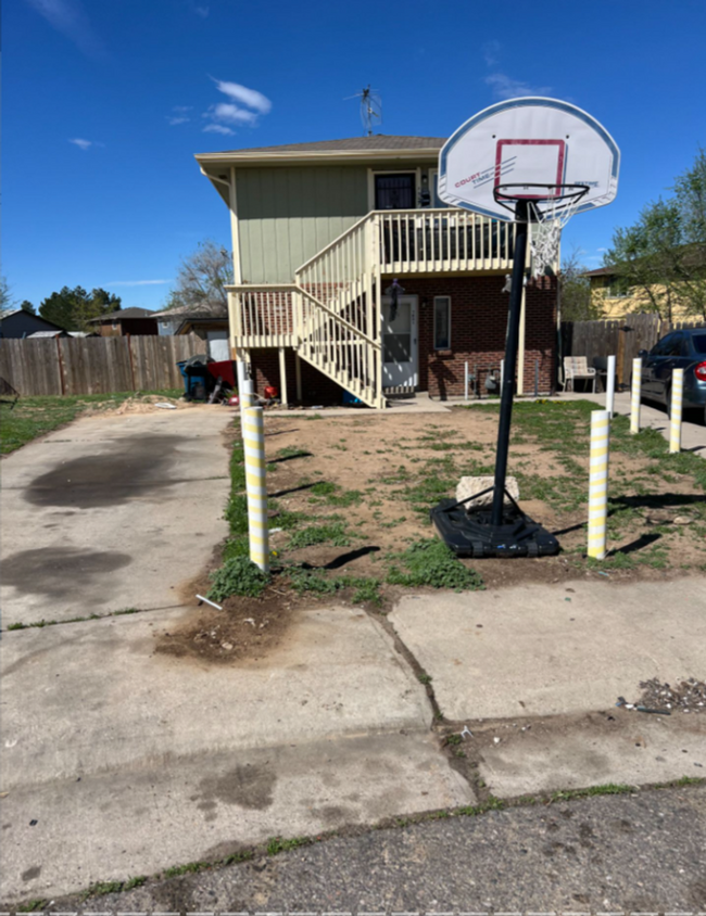 Bedrooms 1 Bathroom / Duplex in Commerce City - Bedrooms 1 Bathroom / Duplex in Commerce City House