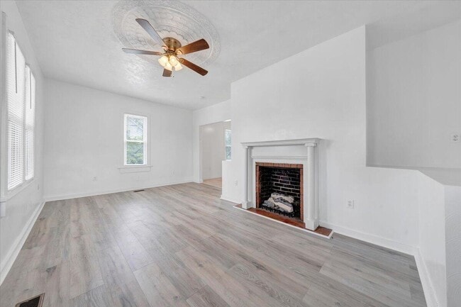 Photo - 1202 Rugby Blvd NW