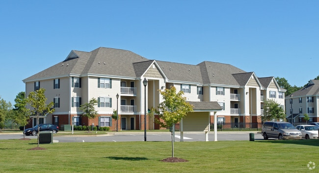 Building Photo - Whispering Oaks Apts LP