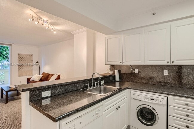 Building Photo - 2501 S Ocean Dr Unit 732 (ANNUAL) Rental