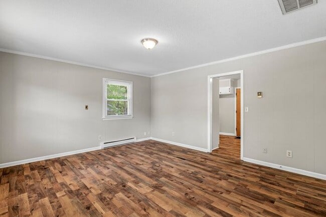 Photo - Large Home in Four Seasons Area, Hardwoods, Dining Room, Screed Porch, Fenced!