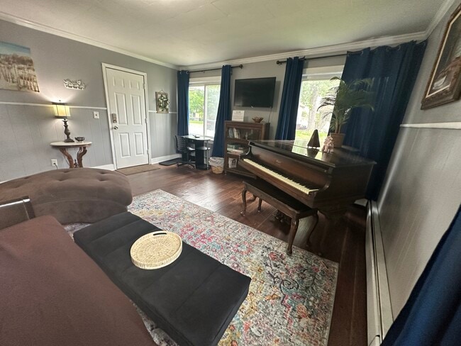 Building Photo - 22929 Huron River Dr Unit 1