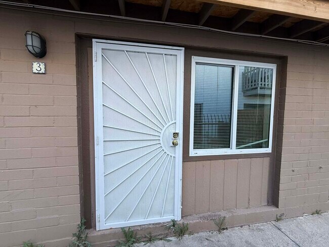 Photo - 5425 E 30th St Unidad 3