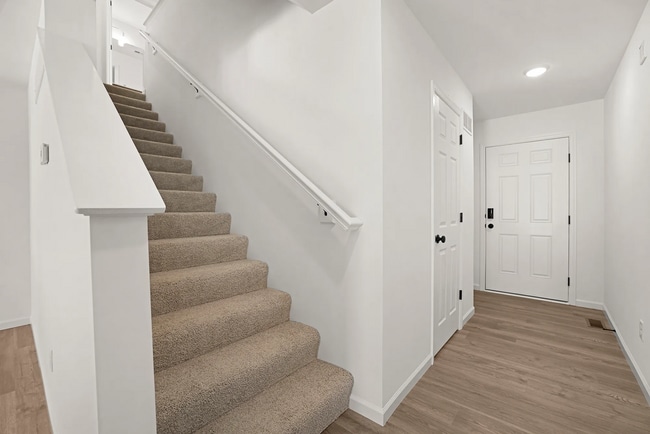Photo - 43 Fairmount Grv Dr
