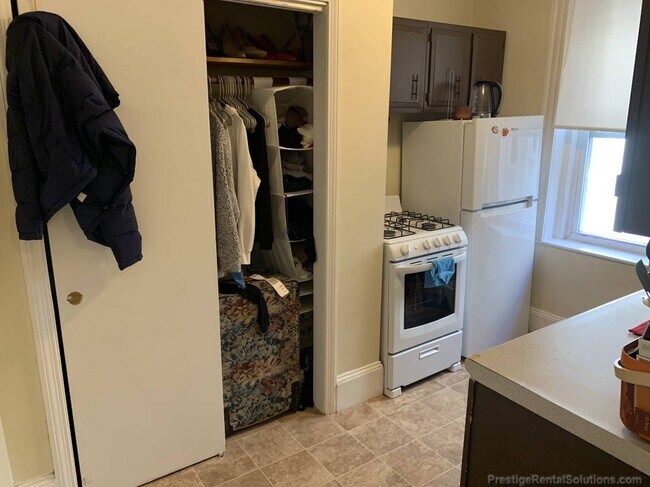 Photo - 153 Kelton St