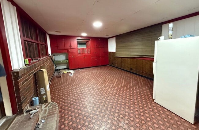 Photo - 24 Ivanhoe Ave