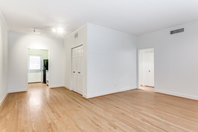 Royal Orleans 1-Bed Condo Retreat in Tanglewood