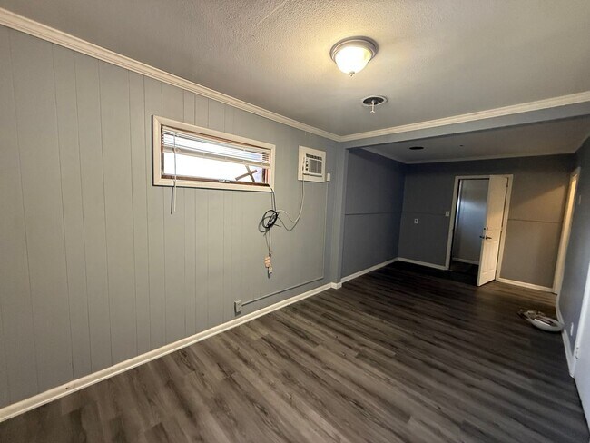 Photo - 2447 E Walnut Street