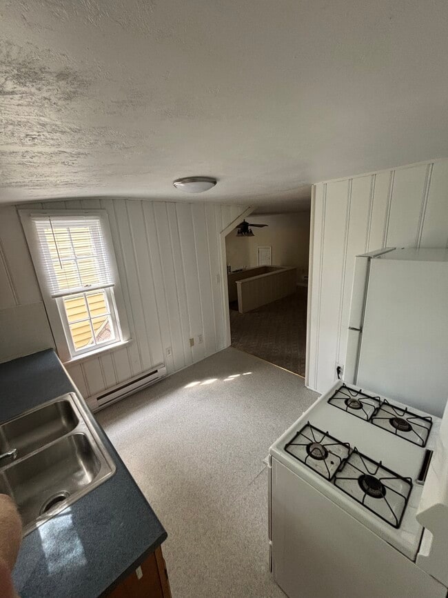 450 Chestnut St Unit 1