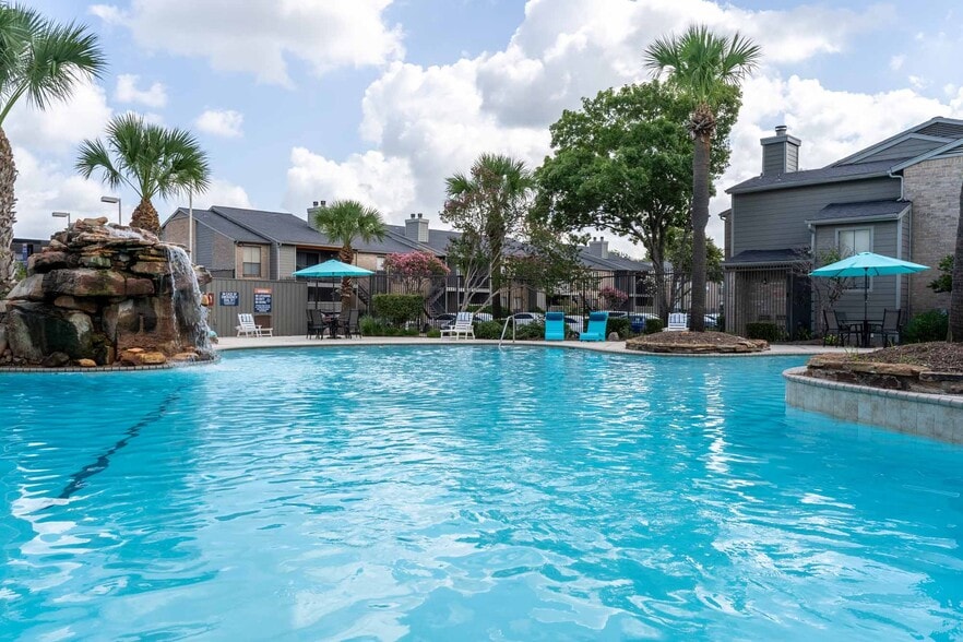 Sparkling Pool