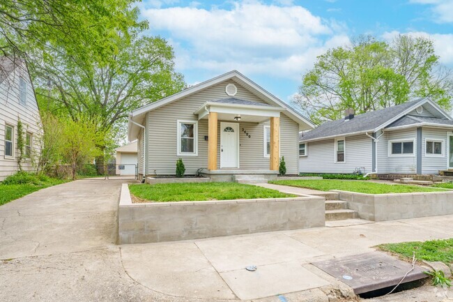 Building Photo - Completely redone 2 bedroom with 2 car garage Rental