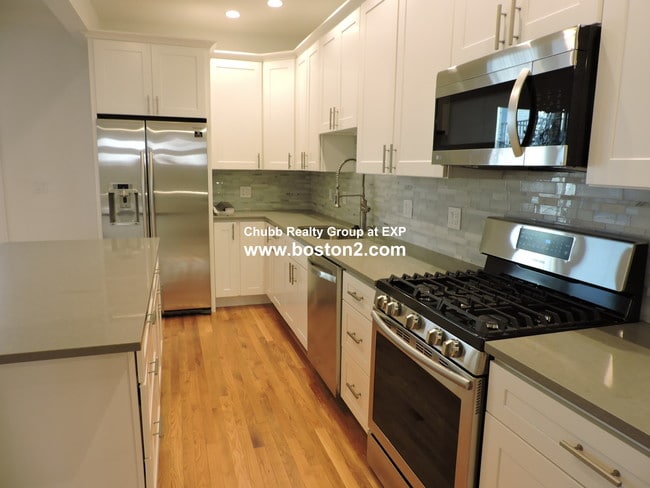 Building Photo - 219 I St Unit 1