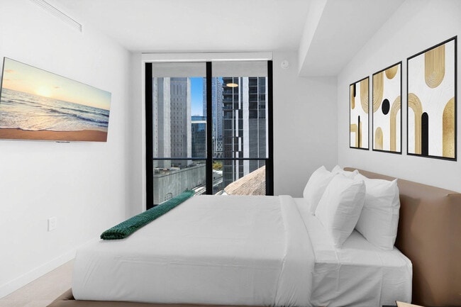 Photo - 501 NE 1st Ave Unidad GO ID1496919P