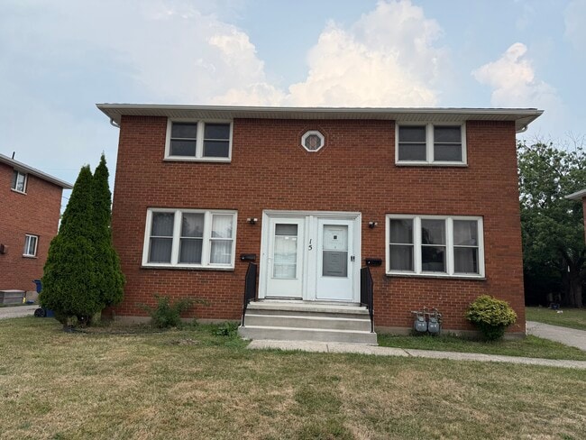Photo - 15 Alcona Ave Apartments Unit B