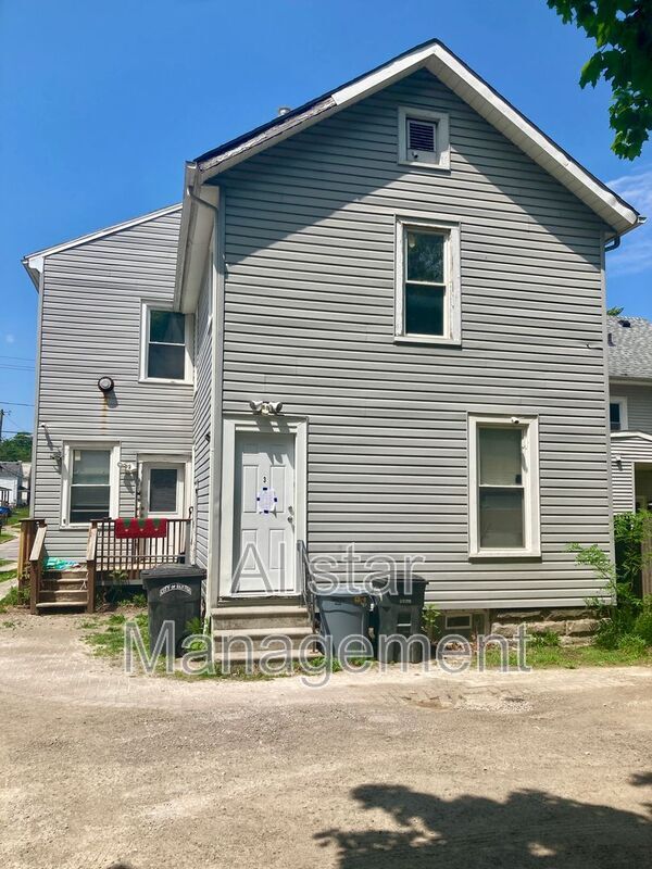 Building Photo - 1120 East Ave Unit 3