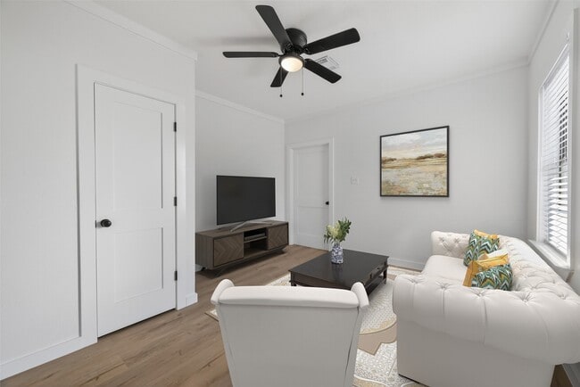 Building Photo - 2202 Hutchins St Unit C