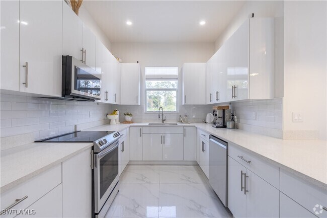 Building Photo - 3461 4th Ave NE Rental