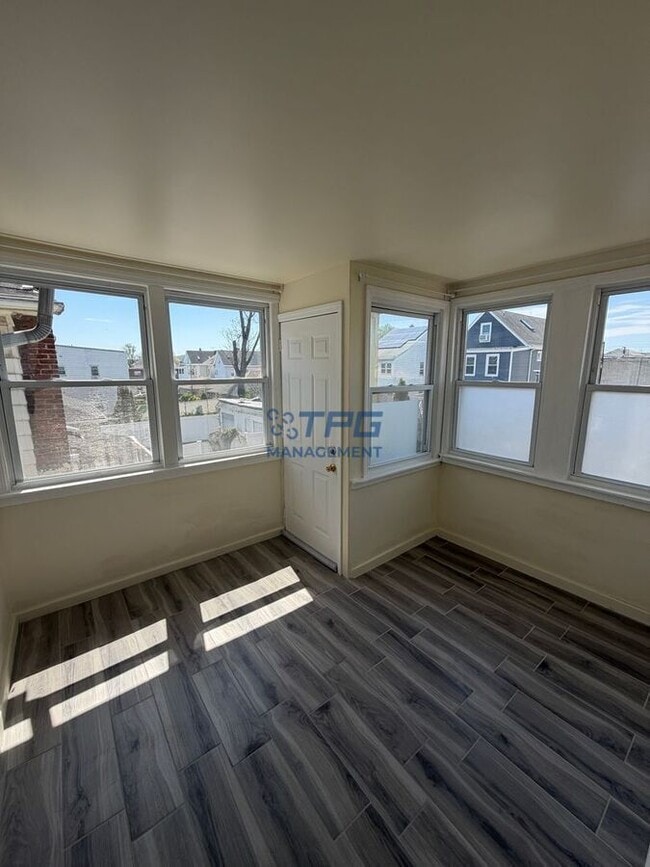 318 E 19th St Unit Floor 2