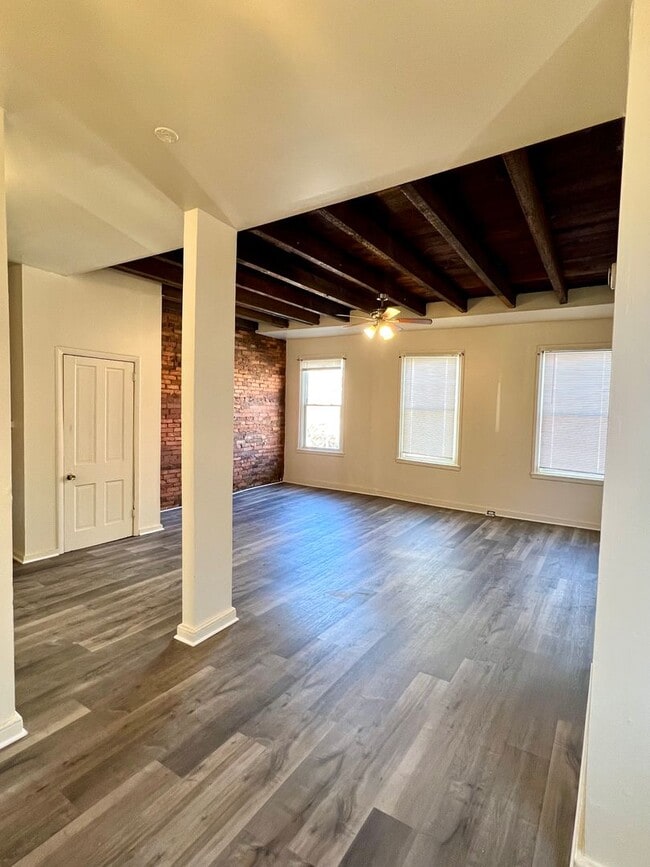 Photo - 253 N Mulberry St Unit Apt 2