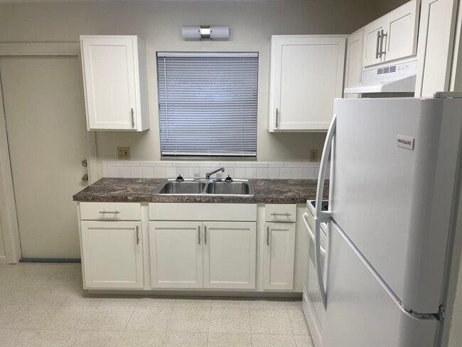 Photo - 1011 S Dixie Ave Unit 2