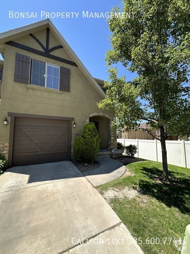 Building Photo - Midvale Townhome with Garage