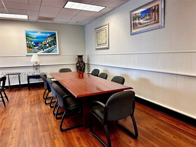 Building Photo - 500 Bayview Dr Unit 717