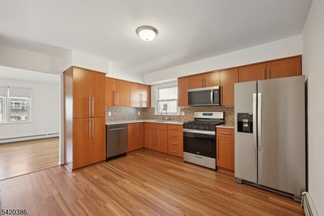 Photo - 33 N Willow St