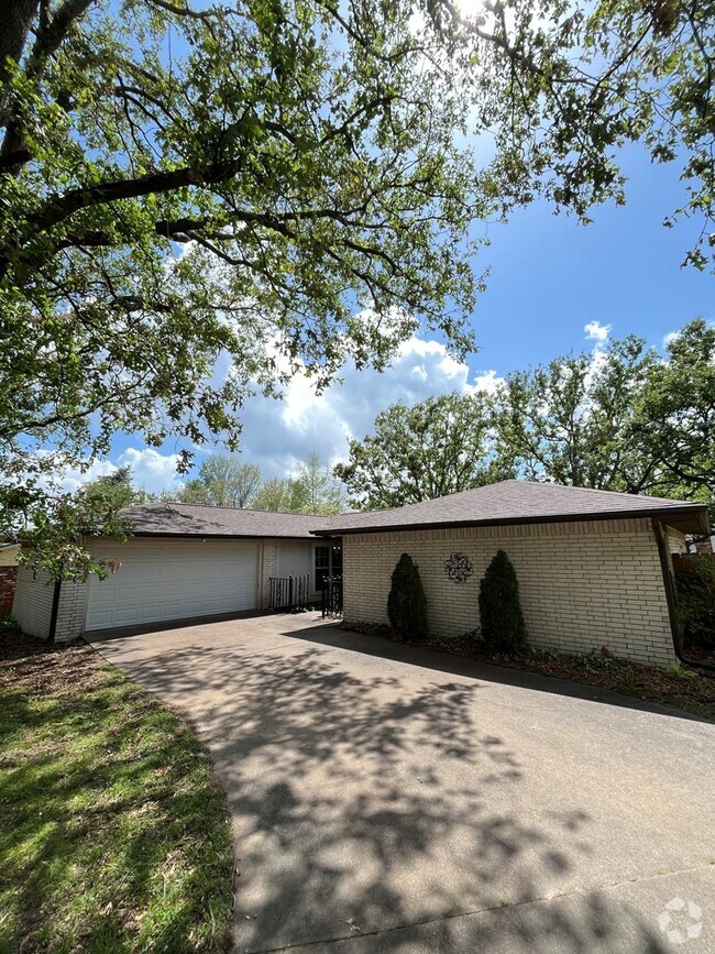 Building Photo - Superb 3 bedroom 2.5 bath home in Springda...