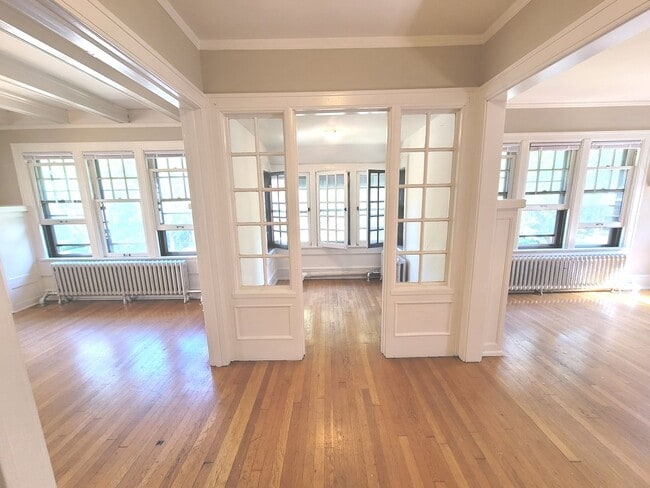 Photo - 2541 N Lake Dr Unit Upper