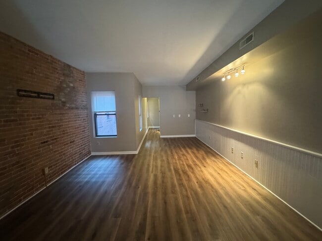 Building Photo - 65 Whitney Pl Unit The Whitney Apt 4