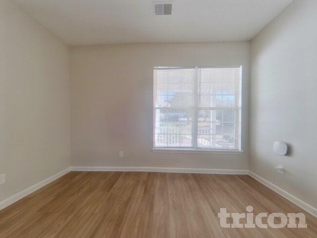 Photo - 207 Bolette Ln