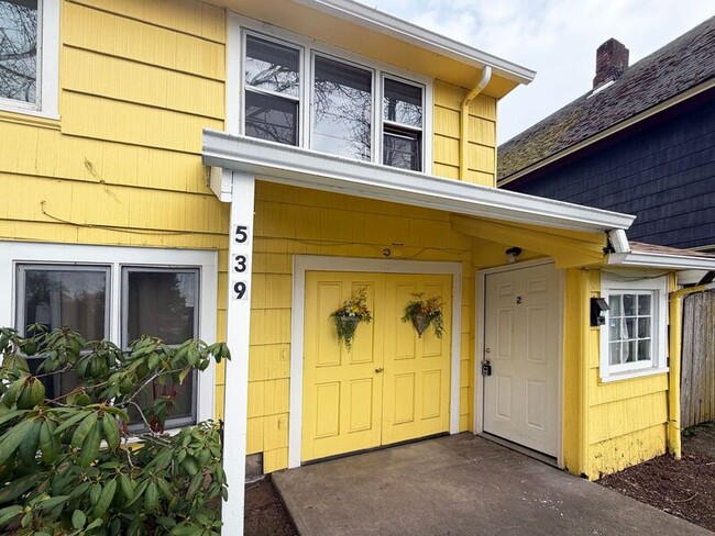 Building Photo - 539-2 Madison Street