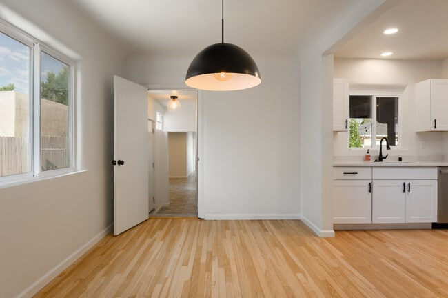 Photo - 205 Richmond Dr SE