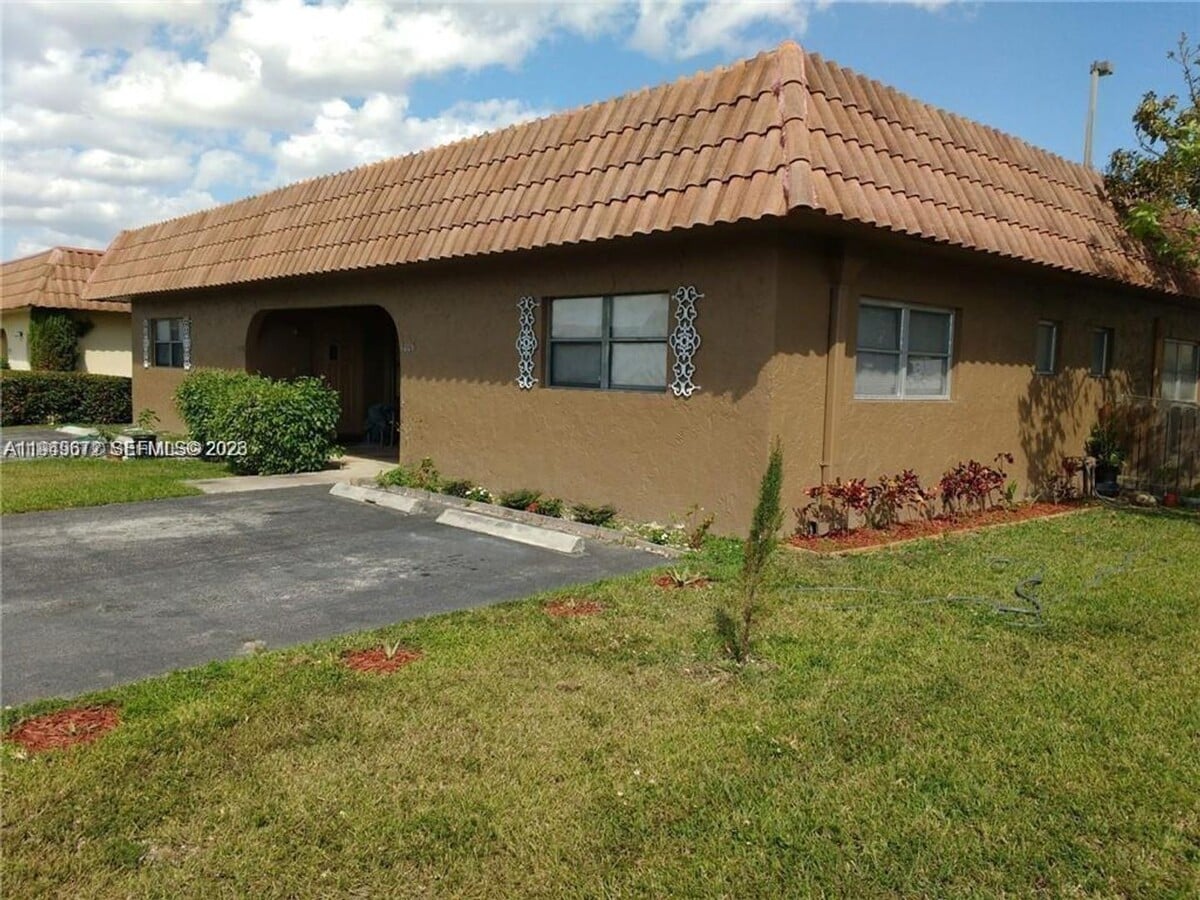 Photo - 7006-7008 NW 78th Ave