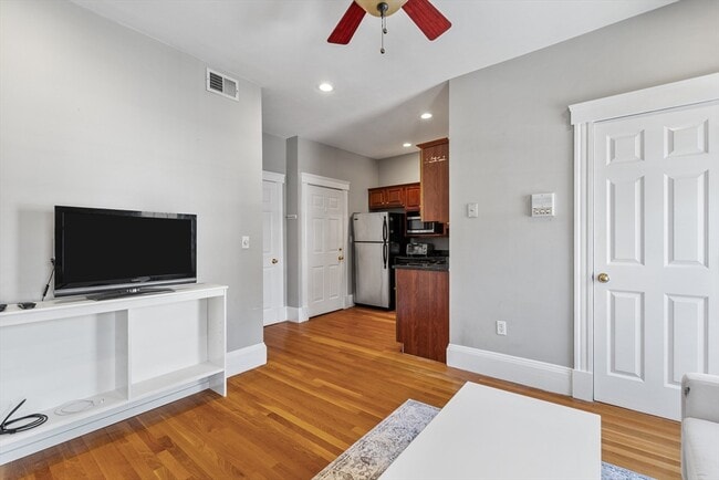 Photo - 16 Edgemere Rd Unit 1