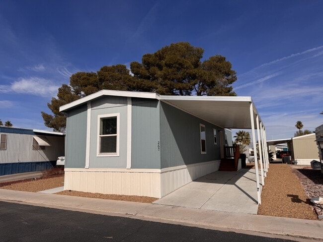 Building Photo - 2627 S Lamb Blvd