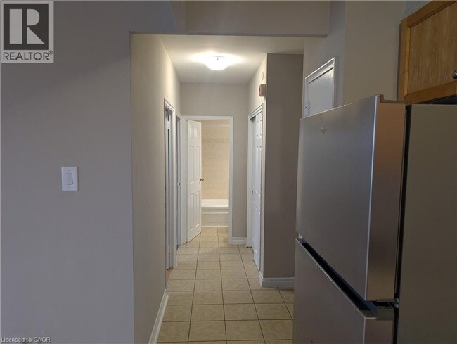 Photo - 468 Ottawa St N Unit 419 B