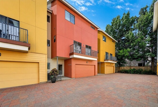 Building Photo - 4106 Spencer St Unit A