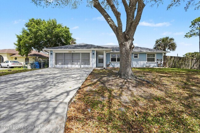 Photo - 1759 Delki St NW