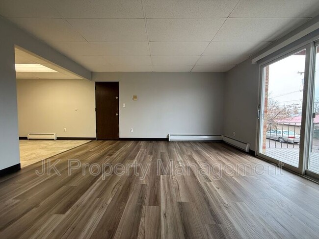 Photo - 1122 1st Ave SW