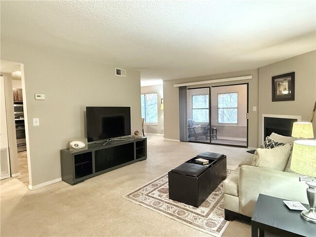Photo - 224 Seasons Pkwy