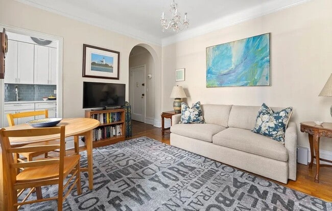 205 W 54th St Unit 6F