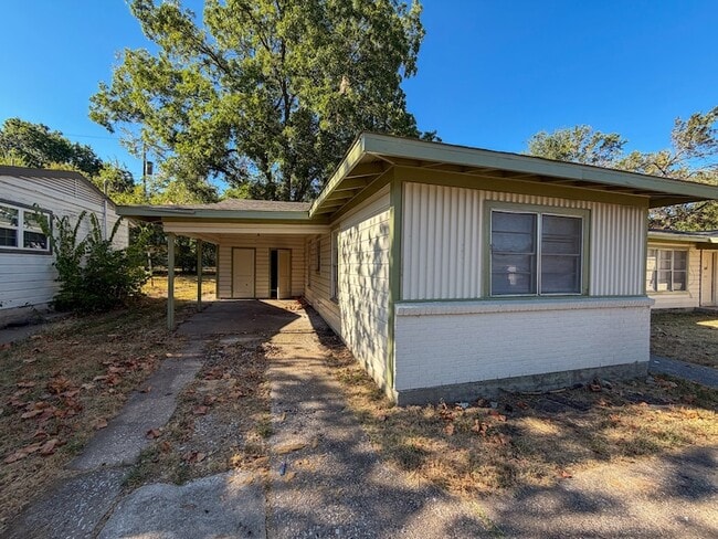 121 Vandenburg Dr Unidad A