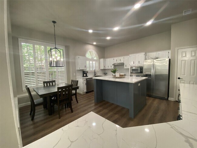 Photo - 1321 Newbury Ln