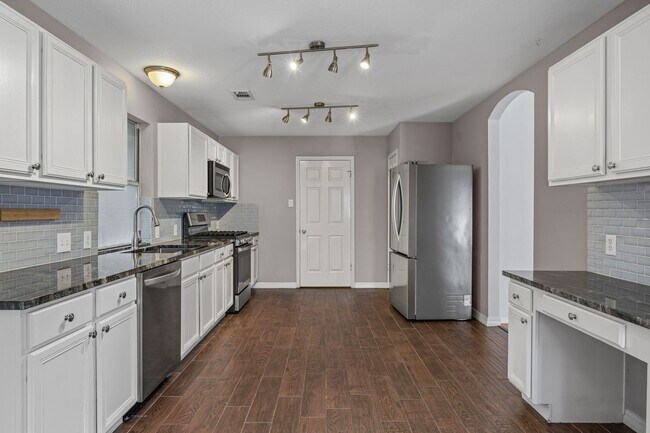 Photo - 11304 Avering Ln